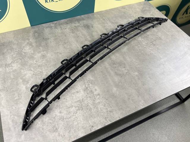 BMW 51117319768 Решетка бампера переднего нижняя в наличии Ровно