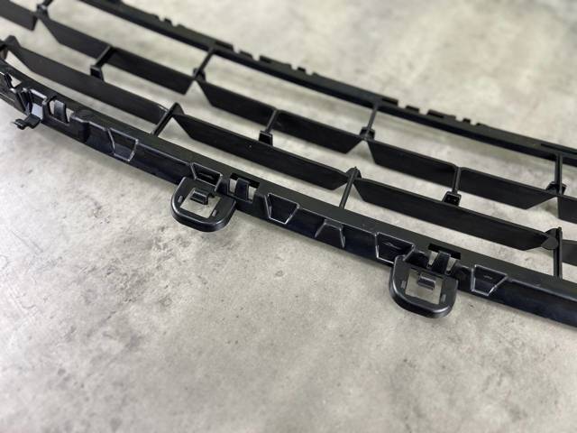 51117319768 Решетка бампера переднего нижняя купить Винница