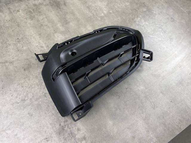 51117319778 BMW Заглушка (решетка) противотуманных фар бампера переднего правая купить в Житомир