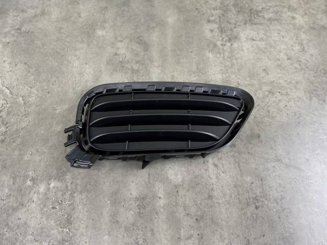 51117338514 BMW Решетка бампера переднего правая нижняя купить в Одесса