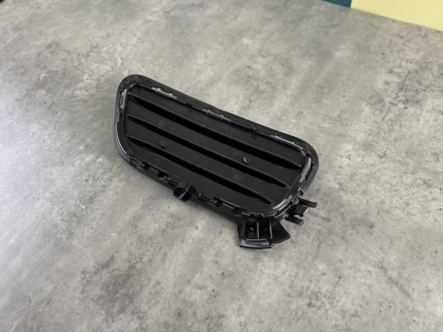 BMW 51117338514 Решетка бампера переднего правая нижняя в наличии Харьков
