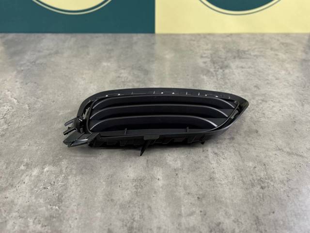 BMW 51117338514 Решетка бампера переднего правая нижняя в наличии Полтава