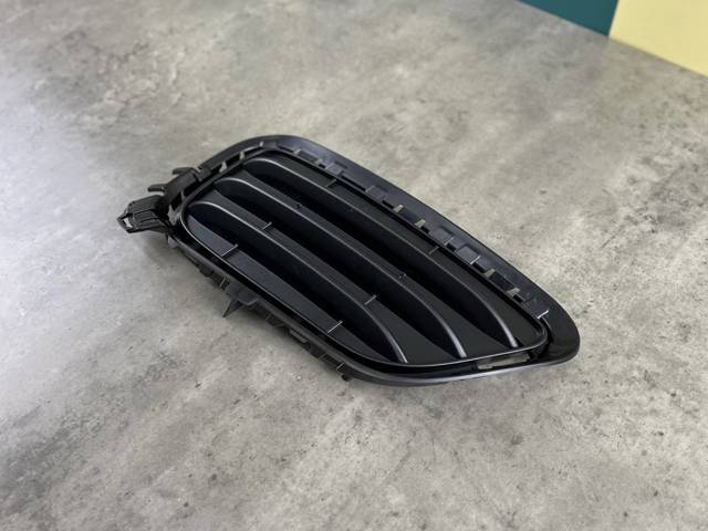 51117338514 Решетка бампера переднего правая нижняя купить Чернигов