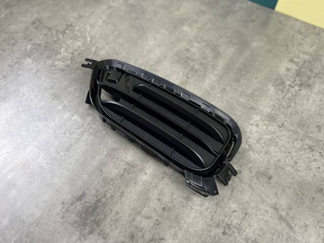 51117347945 BMW Решетка бампера переднего левая купить в Черновцы