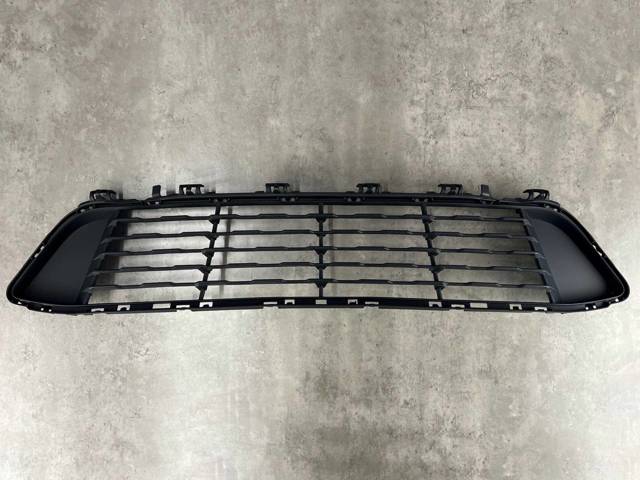 51117354773 Решетка бампера переднего центральная купить Полтава