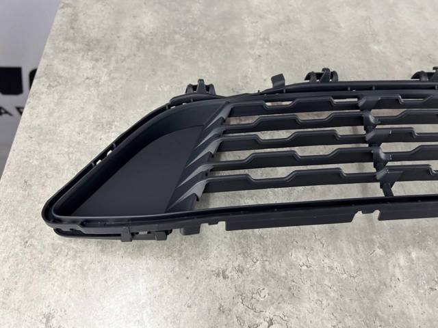 51117354773 Решетка бампера переднего центральная купить Кривой Рог