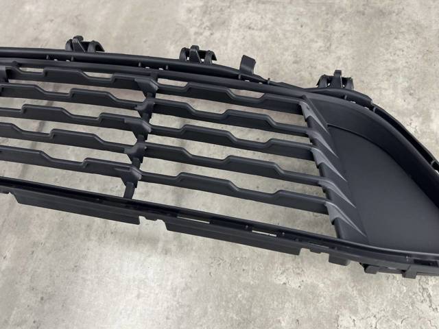 51117354773 Решетка бампера переднего центральная купить Чернигов