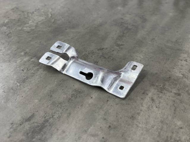 51117357180 Кронштейн усилителя переднего бампера купить Харьков