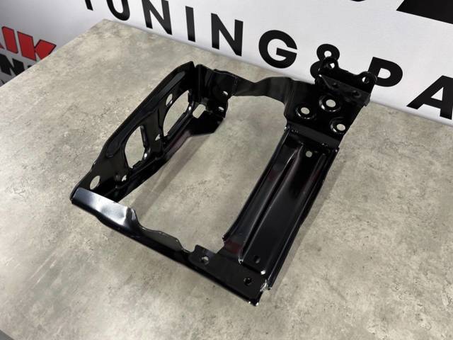 51117357184 BMW Суппорт радиатора правый (монтажная панель крепления фар) купить в Ужгород