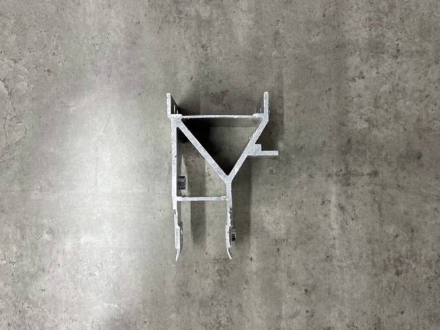 51117357215 Кронштейн усилителя переднего бампера купить Киев