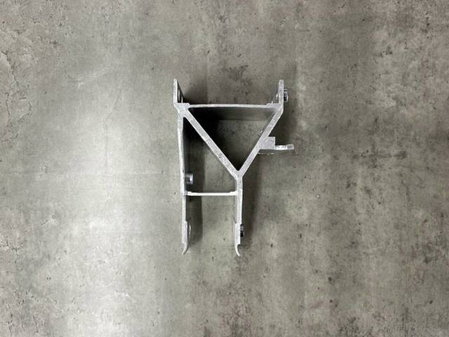 51117357216 Кронштейн усилителя переднего бампера купить Киев