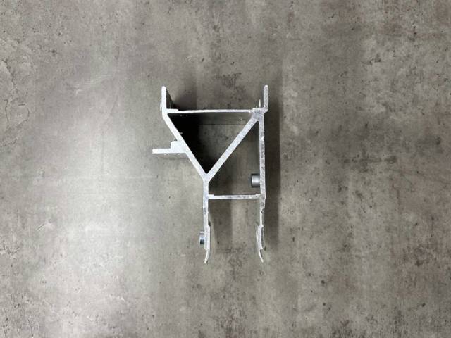 51117357216 Кронштейн усилителя переднего бампера купить Днепр