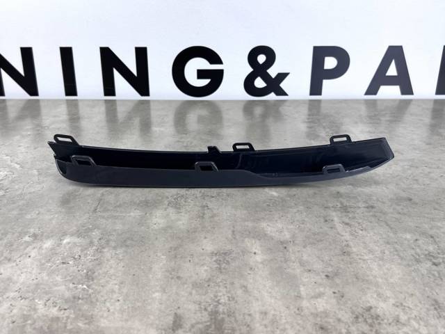 BMW 51117397616 Молдинг решетки бампера переднего правый в наличии Ирпень