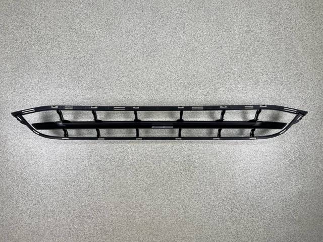 51117399898 Решетка бампера переднего центральная купить Хмельницкий