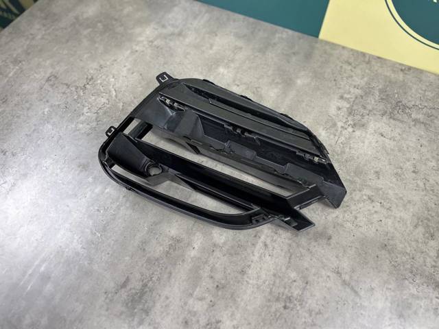 BMW 51117399903 Заглушка (решетка) противотуманных фар бампера переднего левая в наличии Ирпень