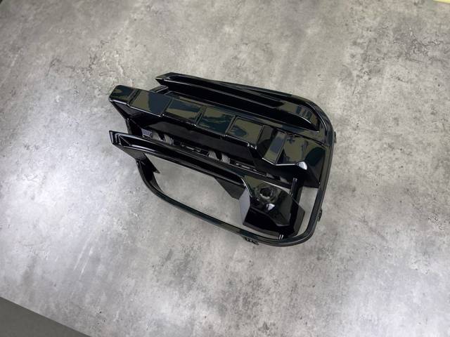 BMW 51117399903 Заглушка (решетка) противотуманных фар бампера переднего левая в наличии Львов