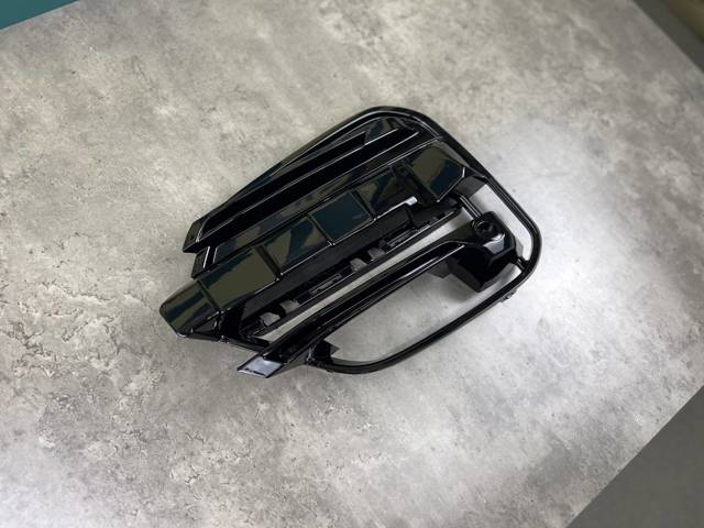 BMW 51117399903 Заглушка (решетка) противотуманных фар бампера переднего левая в наличии Николаев