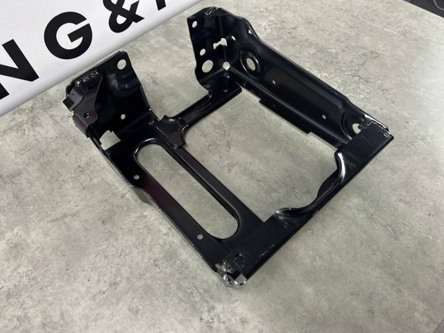 51117399915 BMW Кронштейн арки колеса (лонжерона) левый купить в Киев