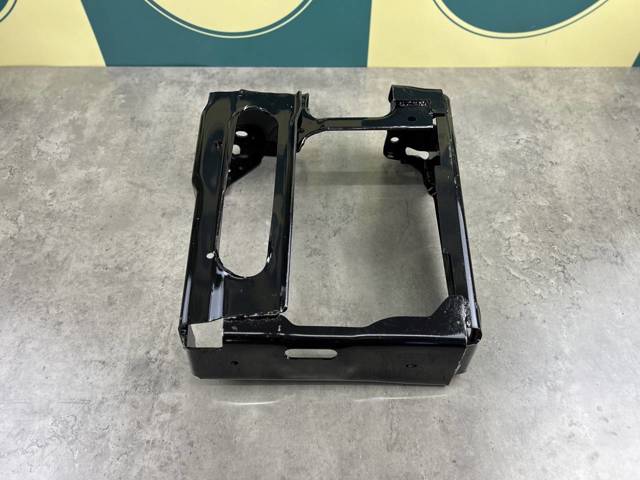 51117399916 BMW Кронштейн арки колеса (лонжерона) правый купить в Ужгород