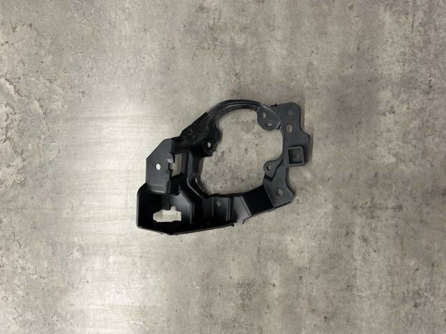 B63B51694 Кронштейн крепления противотуманной фары левой купить Сумы