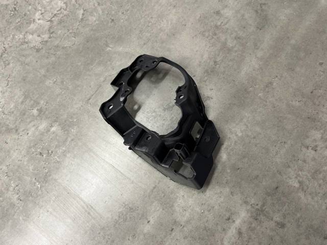 B63B51694 MAZDA Кронштейн крепления противотуманной фары левой купить в Николаев