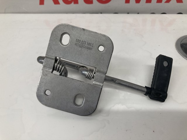 Стояк-крюк замка капота 6R0823186C VAG