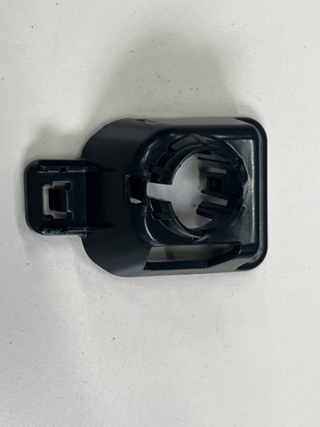 Кронштейн датчика парктроника, передний боковой 80A919261E VAG