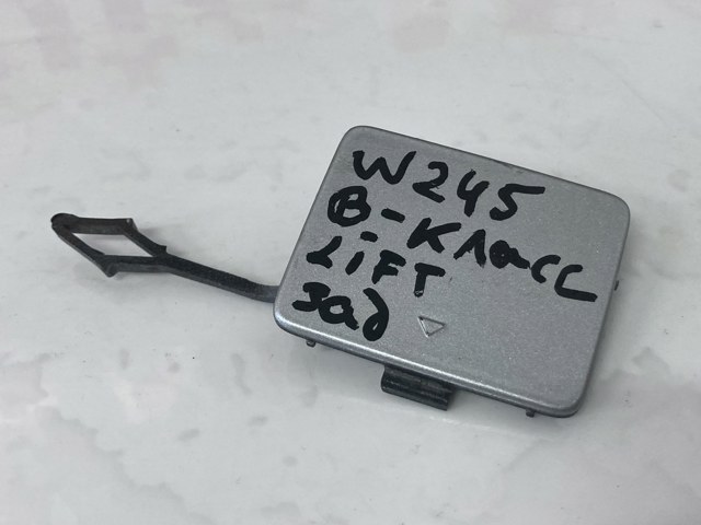 Заглушка бампера буксировочного крюка, задняя A1698851722 MERCEDES
