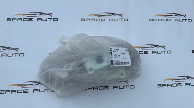 MITSUBISHI 5905A208 Петля капота правая в наличии Львов