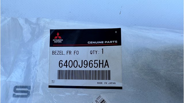 MITSUBISHI 6400J965HA Заглушка (решетка) противотуманных фар бампера переднего левая в наличии Кривой Рог