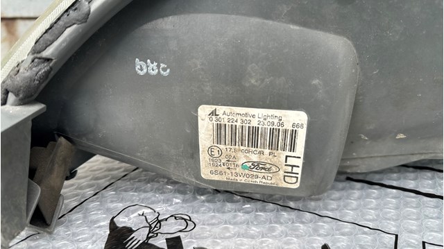 FORD 6S6113W029AD Правая фара в наличии Ирпень