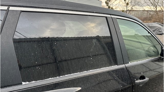 823006RA0A NISSAN Стекло двери задней правой купить в Львов
