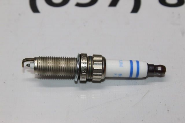 0242129512 BOSCH Свеча зажигания купить в Киев