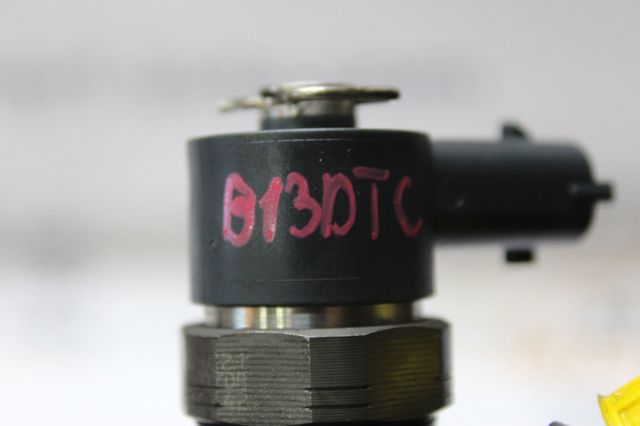 Клапанная форсунка 0445110618 BOSCH