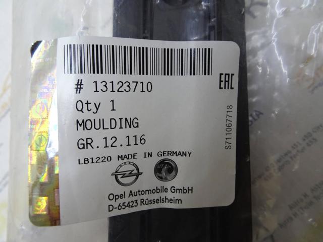 GM 13123710 Накладка стойки кузова в наличии Украина