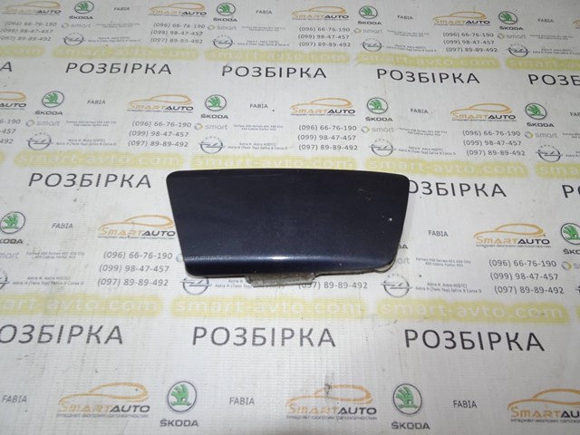 Заглушка бампера буксировочного крюка Opel Zafira B