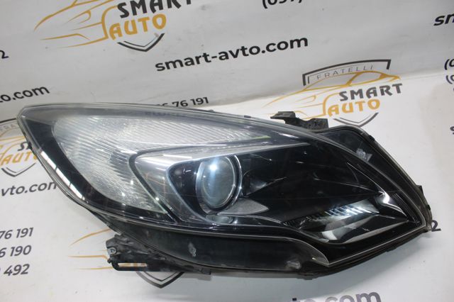 Основная фара - вставка Opel Zafira 100