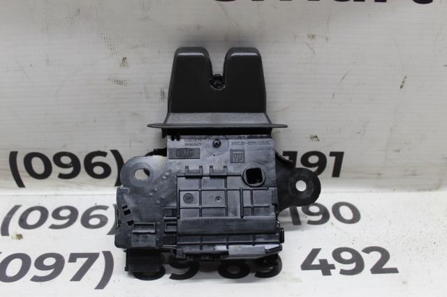 Замок крышки багажника 13501988 GM