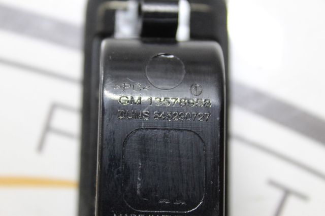 Фонарь освещения номерного знака 13578958 GM
