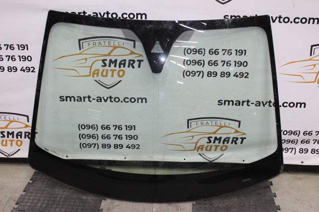 16 173 618 80 Peugeot/Citroen Стекло лобовое