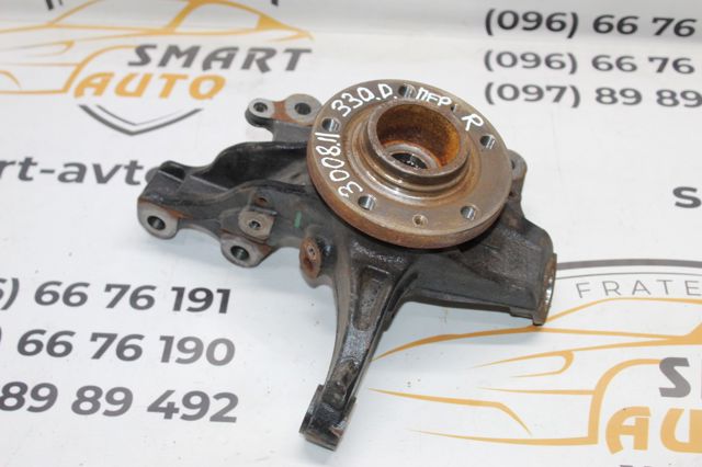 Кулак поворотный передний правый 1647857080 PEUGEOT