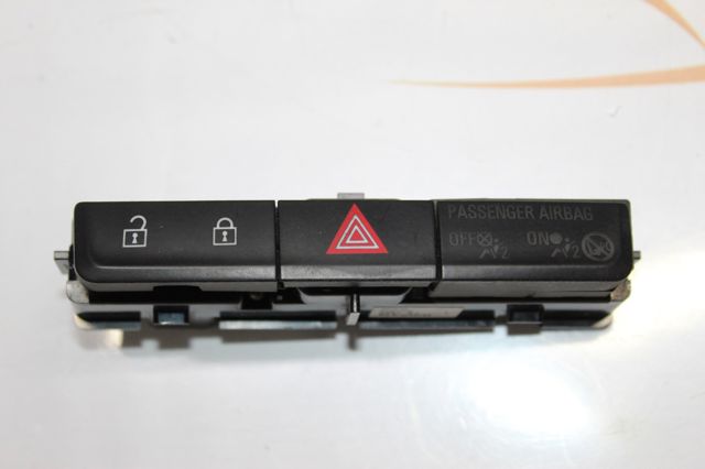 Кнопка аварийки 20934759 GM