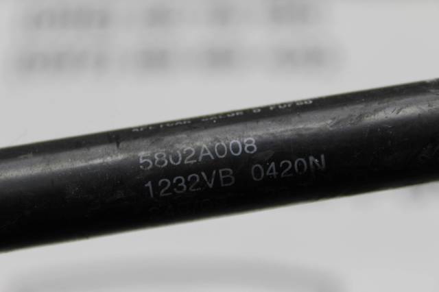 5802A008 Амортизатор багажника купить Ужгород