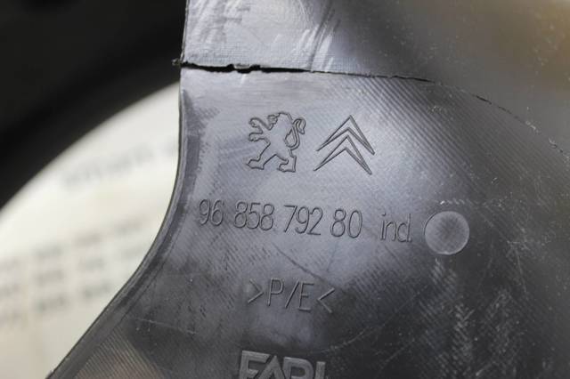PEUGEOT 7136JT Подкрылок передний левый в наличии Чернигов