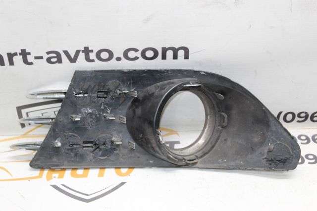 PEUGEOT 745306 Заглушка (решетка) противотуманных фар бампера переднего правая в наличии Ровно