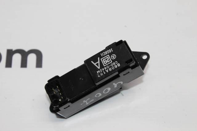 8608A182 Кнопочный блок управления стеклоподъемником передний левый купить Николаев
