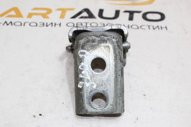 PEUGEOT 9035CE Петля двери передней правой в наличии Житомир