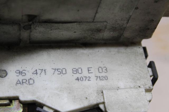 9138F2 Замок двери задней правой купить Чернигов