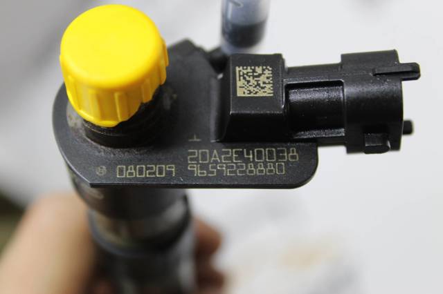 BOSCH 9659228880 Форсунка впрыска топлива в наличии Ровно