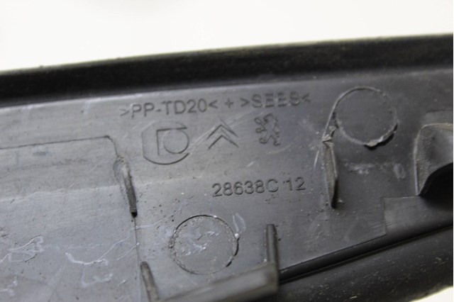 96748542XT PEUGEOT Молдинг лобового стекла нижний купить в Винница